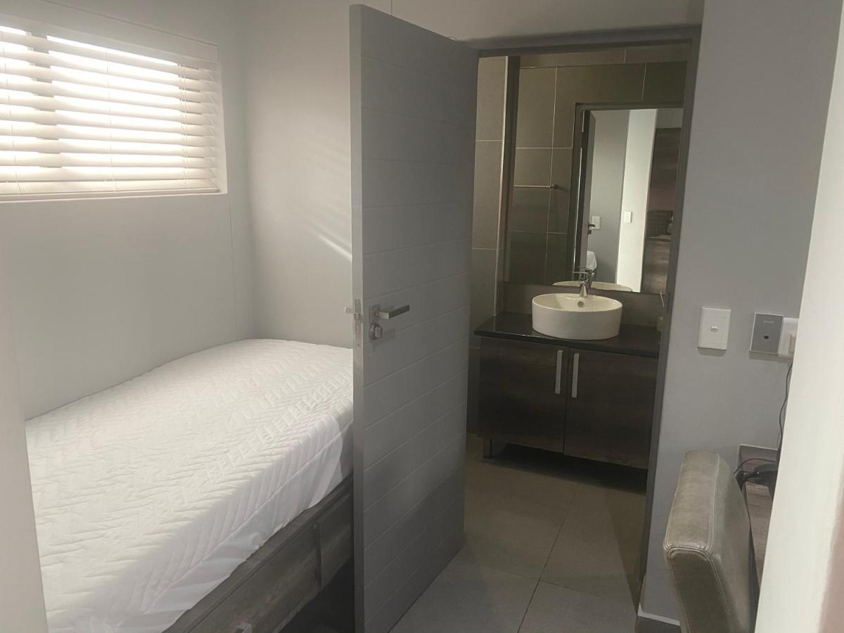 Apartment 32, Bay View Suites Langstrand Екстер'єр фото