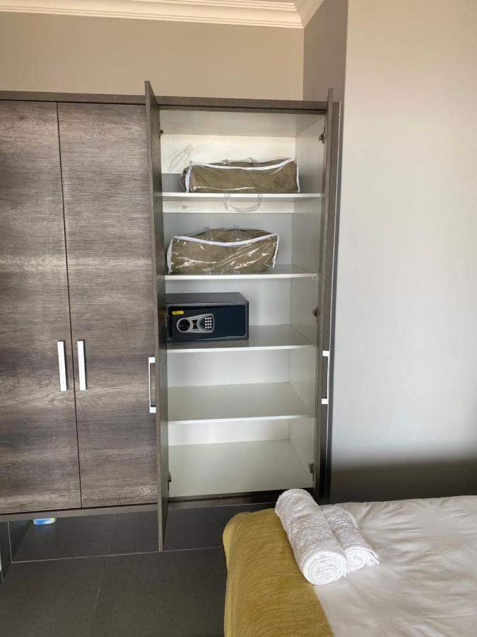 Apartment 32, Bay View Suites Langstrand Екстер'єр фото